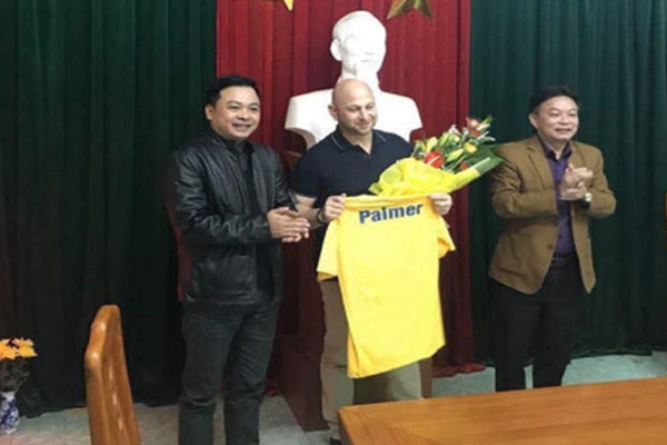 FLC Thanh Hóa có sự phục vụ của chuyên gia Dominic Palmer