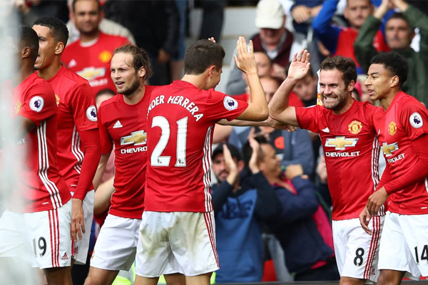 Mata, Herrera và Blind là 3 cái tên Messi muốn có ở Barca