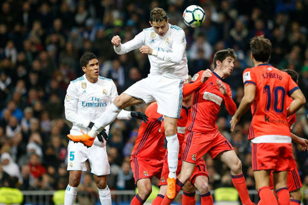 Ronaldo rực sáng, Real đại thắng trên sân nhà