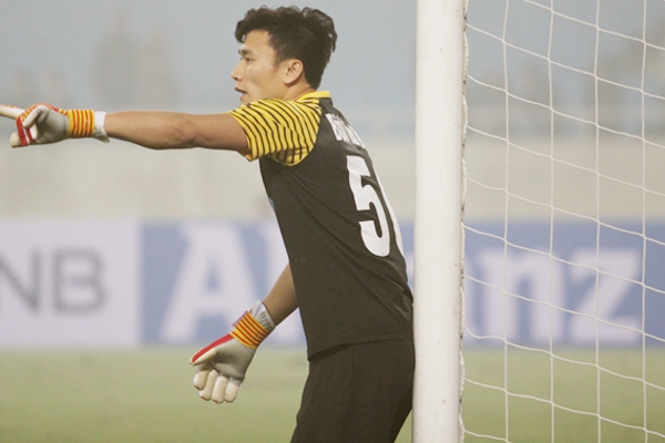 Tiến Dũng đã có nhiều tình huống cản phá tốt trước Yangon United