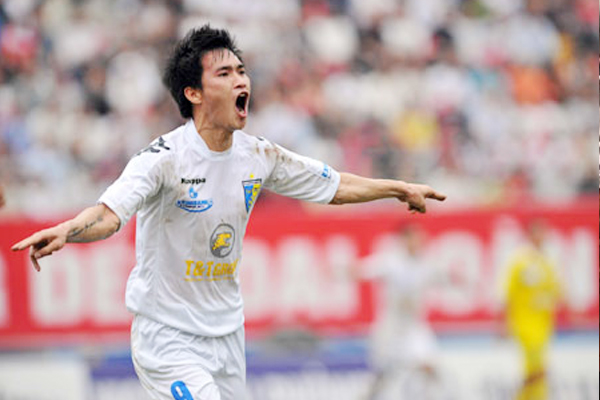 bóng đá Việt Nam, V-League, tự truyện Lê Công Vinh, Lê Công Vinh, Hà Nội T&T