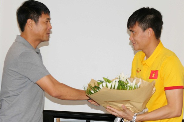 bóng đá Việt Nam, V-League, tin tức V-League, HLV Nguyễn Hữu Thắng, Lê Công Vinh, tự truyện Công Vinh