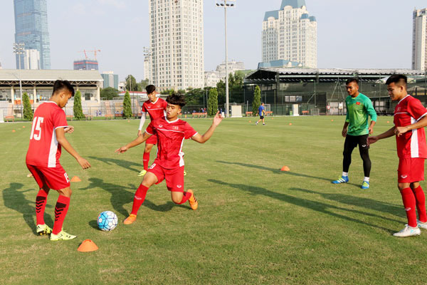 bóng đá Việt Nam, V-League, tin tức V-League, HLV Hoàng Anh Tuấn, VCK U19 châu Á, U19 Việt Nam