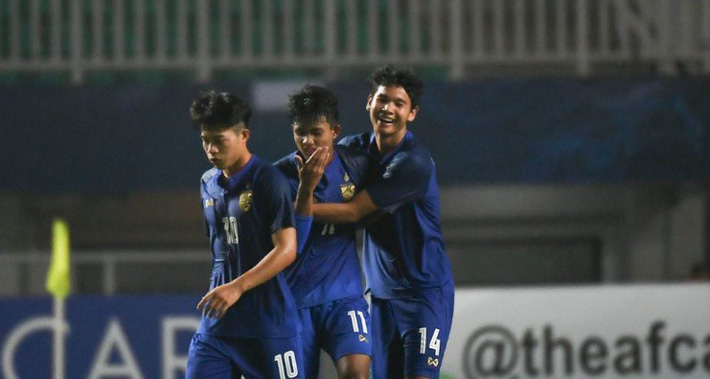 Suphanat Mueanta (số 11) là tiền đạo trẻ giàu triển vọng của bóng đá Thái Lan.bóng đá Việt Nam, V-League, tin tức V-League
