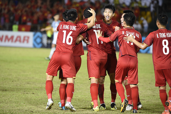 AFF Cup, tin tức AFF Cup, ĐT Việt Nam, bóng đá Việt Nam, Park Hang Seo, Việt Nam 2-1 Philippines