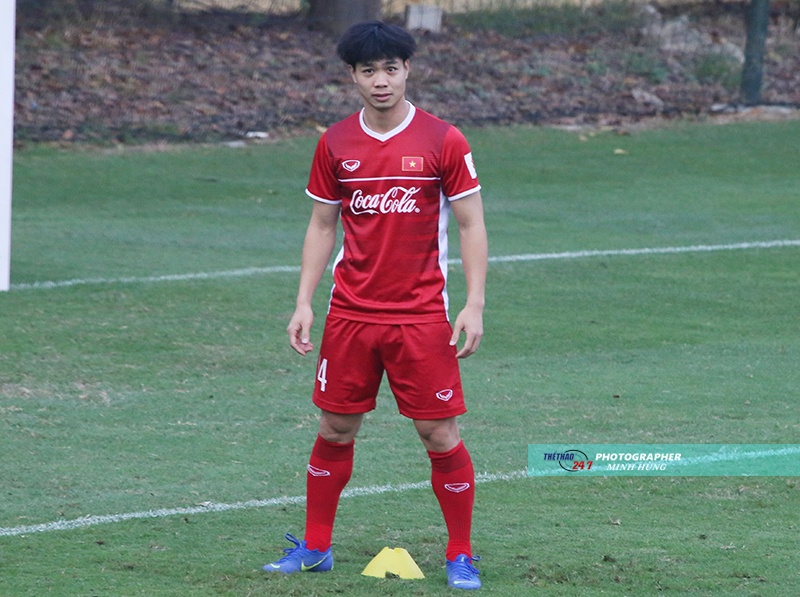 AFF Cup, tin tức AFF Cup, ĐT Việt Nam, bóng đá Việt Nam, Park Hang Seo, Việt Nam 2-1 Philippines