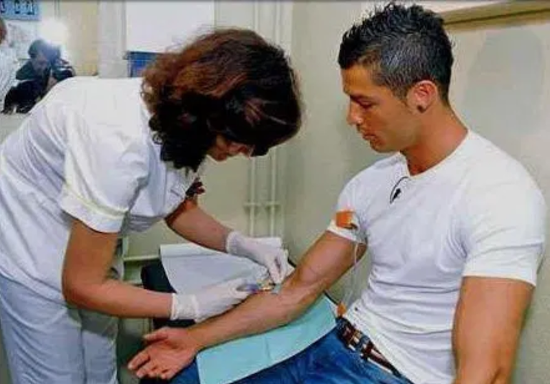 CR7 thường xuyên đi hiến máu, không xăm hình. Ảnh: Sclance Ronaldo, câu chuyện về Ronaldo, Juventus, siêu sao Ronaldo, video Ronaldo, Real Madrid