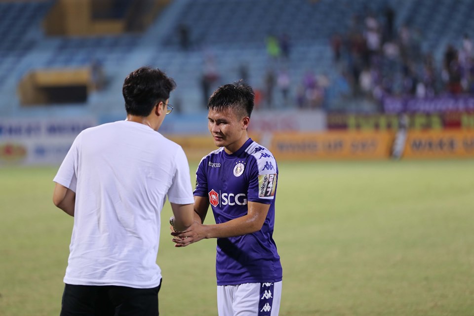 CLB Hà Nội, Văn Quyết, Quang Hải, Chu Đình Nghiêm, giải thưởng VLeague tháng 8