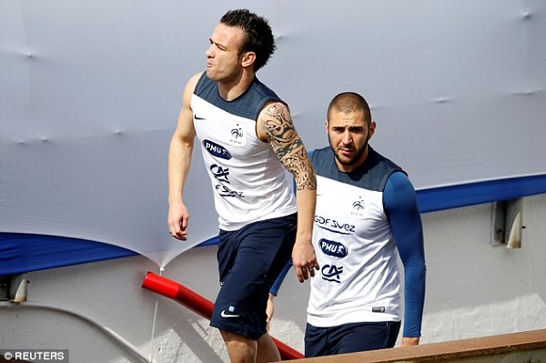 Benzema, Valbuena, ĐT Pháp, Scandal tống tiền