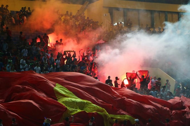 ĐT Campuchia, ĐT Việt Nam, AFC, pháo sáng, án phạt, tin bóng đá