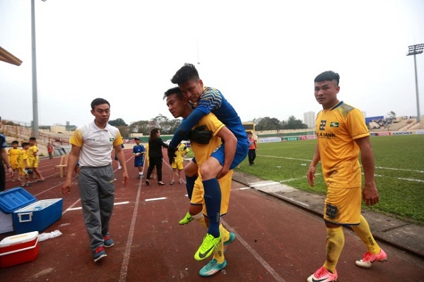 SLNA, AFC Cup, Quế Ngọc Hải, thủ môn bất đắc dĩ, bóng đá Việt Nam