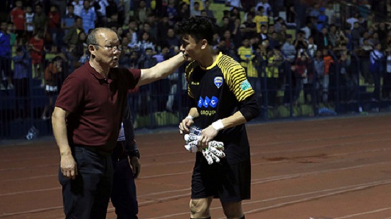 Bùi Tiến Dũng, Park Hang Seo, ĐT Việt Nam, FLC Thanh Hóa