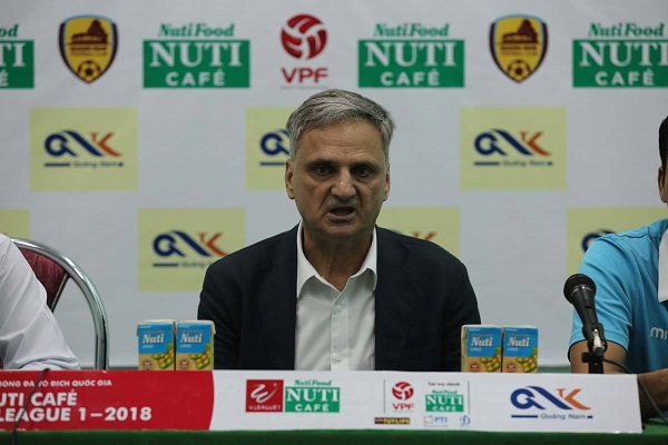 Văn Bình, Tiến Dũng, Tiến Thành, HLV Marian Mihail, FLC Thanh Hóa, V.League