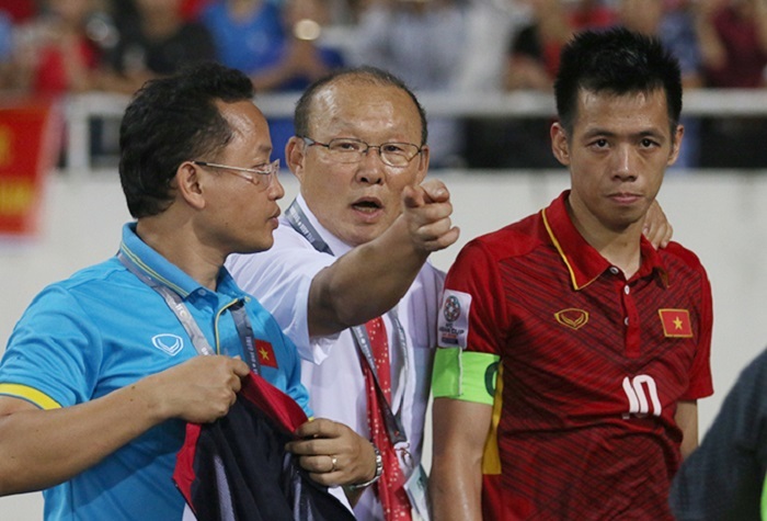 văn quyết, quả bóng vàng việt nam 2019, đtqg việt nam, afc cup 2019, v-league 2019, vòng loại world cup 2022
