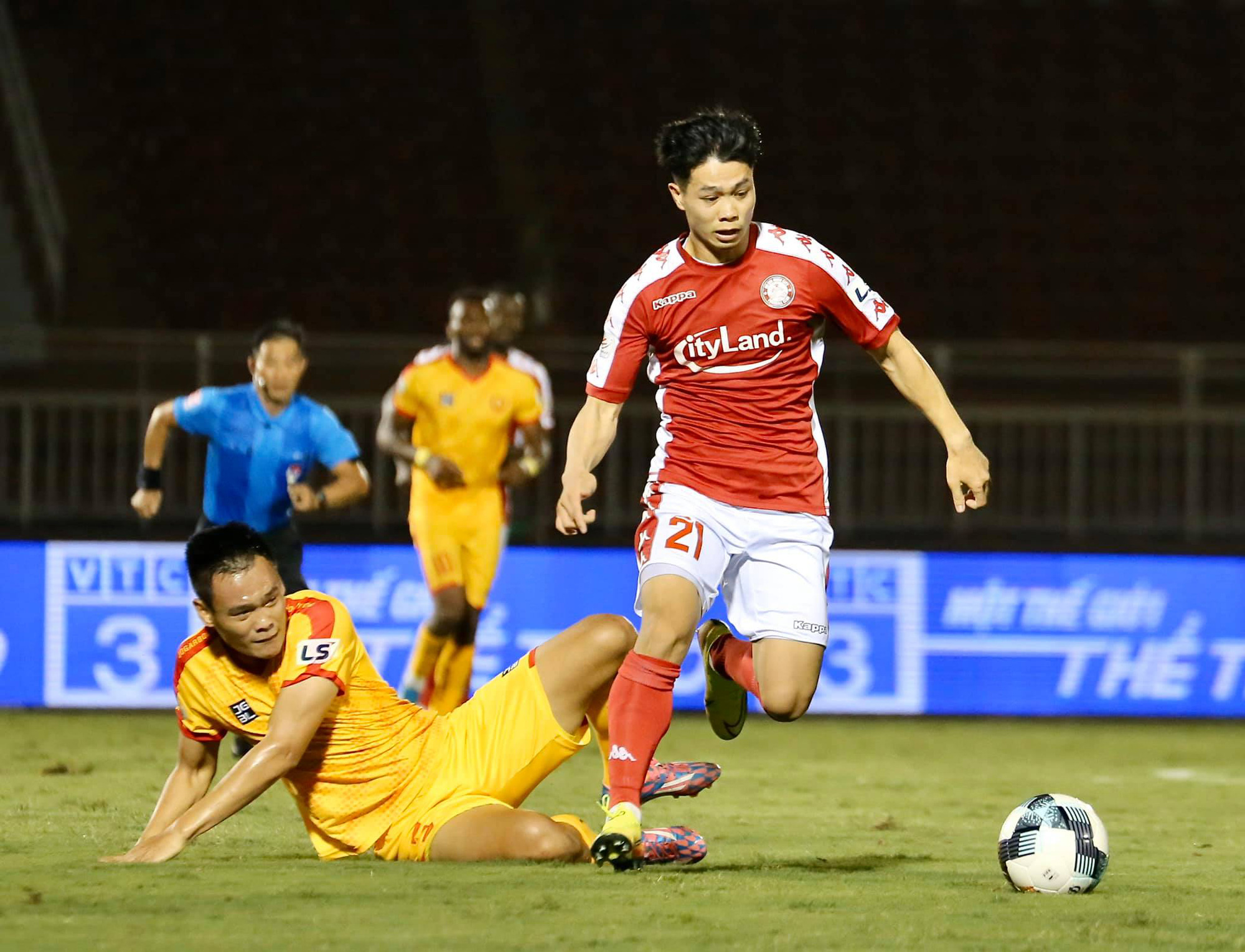 truc tiep ha tinh vs tphcm
