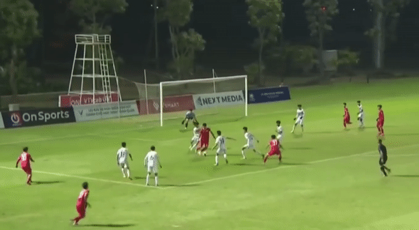 VIDEO: 'Lứa trẻ tài năng nhà Bầu Đức' vất vả cầm hòa lò đào tạo hàng đầu AFC