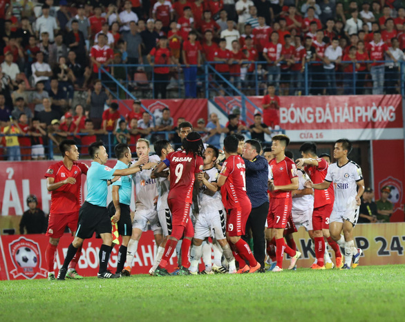 V-League 2019, King's Cup, Park Hang Seo, vòng loại World Cup 2022, Van Toan