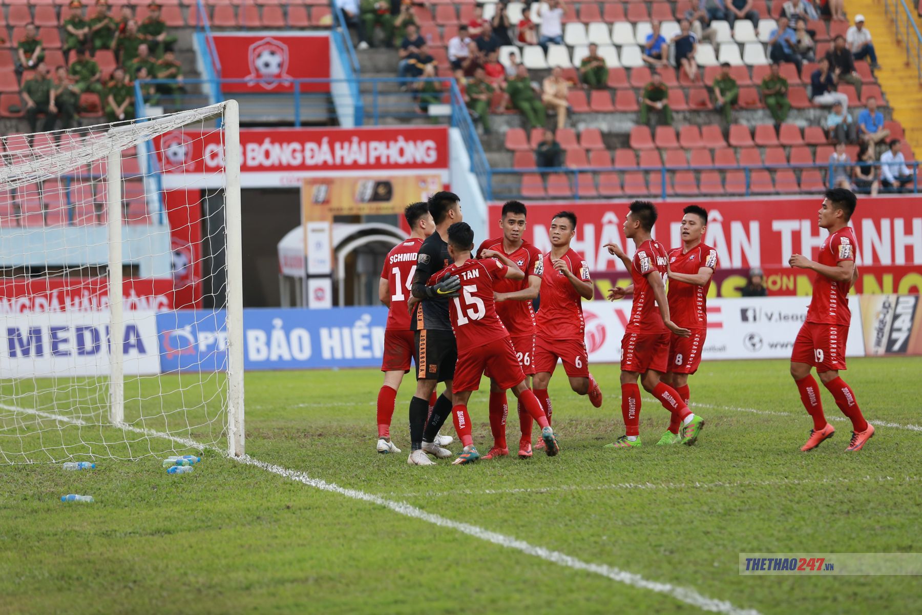 https://mashupbots.com/322-ha-noi-vs-hai-phong-san-hang-day-ruc-lua-d178084.html
