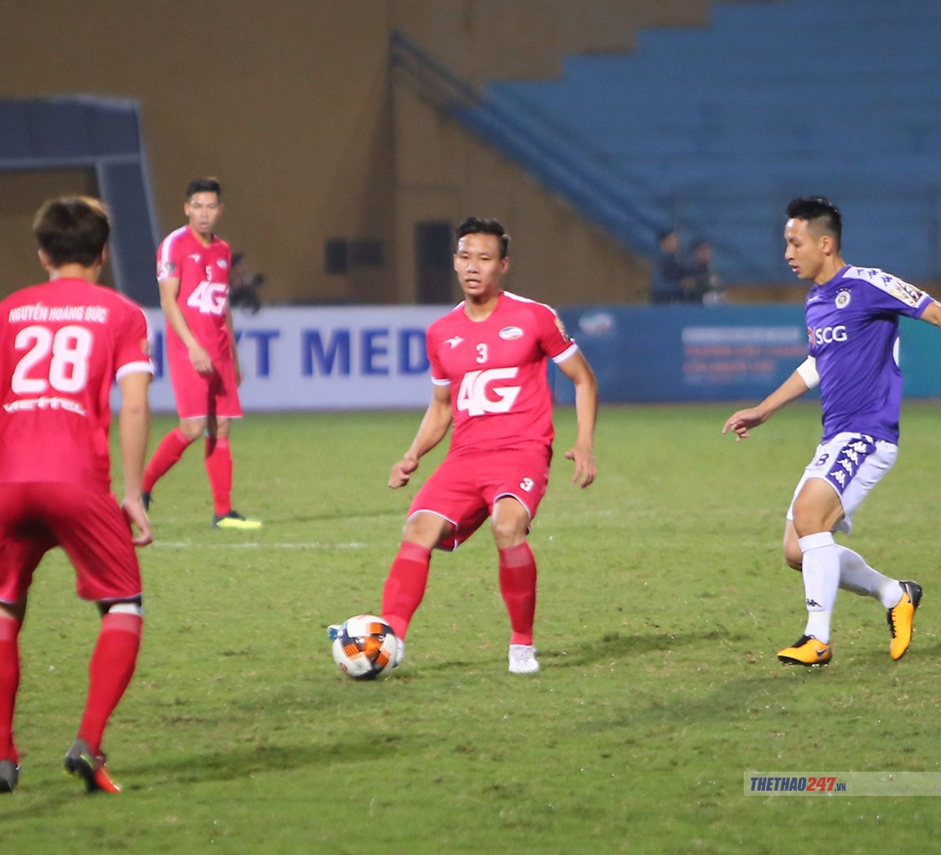 https://mashupbots.com/322-ha-noi-vs-hai-phong-san-hang-day-ruc-lua-d178084.html