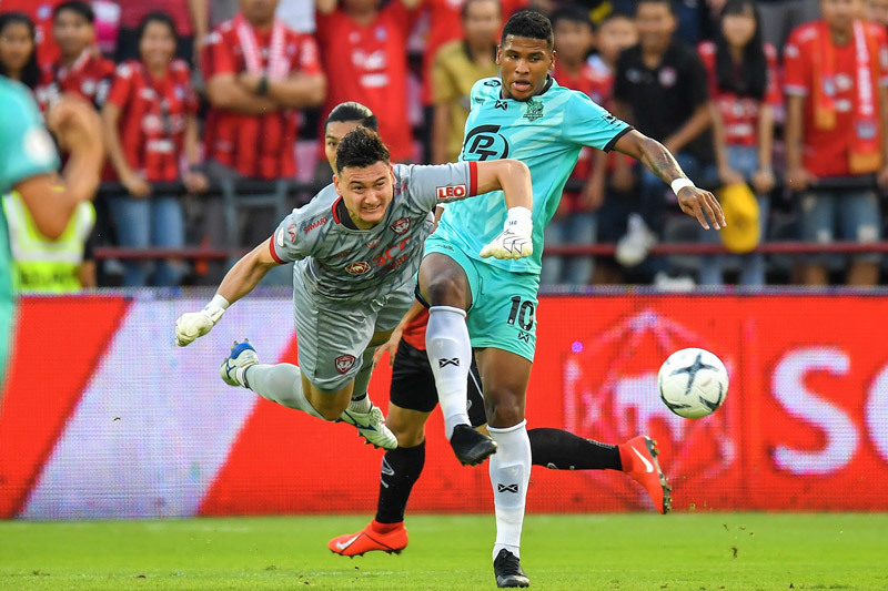 Buriram United, Muangthong United, Xuân Trường, Văn Lâm, Lương Xuân Trường, Đặng Văn Lâm, Thai League