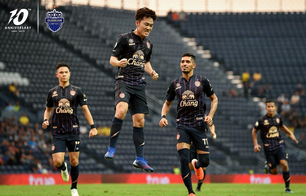 buriram vs muangthong, muangthong vs buriram, văn lâm và xuân trường, văn lâm muangthong, xuân trường buriram