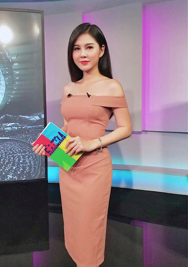 mc thu hoài, nữ mc bóng đá, hot girl bóng đá, nữ mc thể thao xinh đẹp, hot girl thu hoài