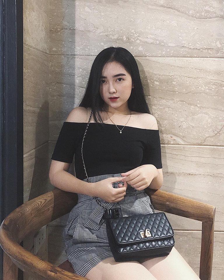 bạn gái hà đức chinh, hot girl bạn gái cầu thủ, mai hà trang là ai, bạn gái cầu thủ u23 việt nam