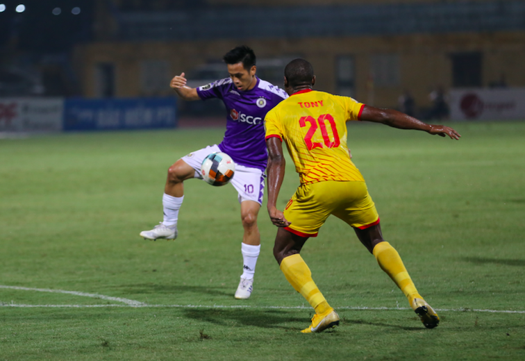 hà nội vs nam định, cđv nam định, đốt pháo sáng, phóng viên afc, v-league 2019