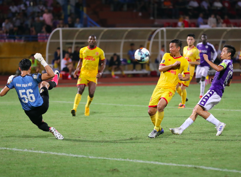 hà nội vs nam định, cđv nam định, đốt pháo sáng, phóng viên afc, v-league 2019