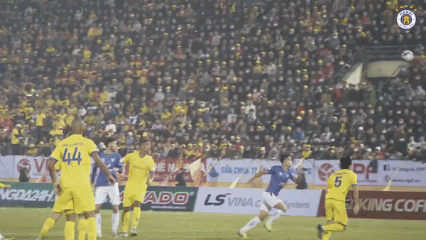 VIDEO: Những pha bóng Hà Nội FC đe dọa khung thành của Nam Định