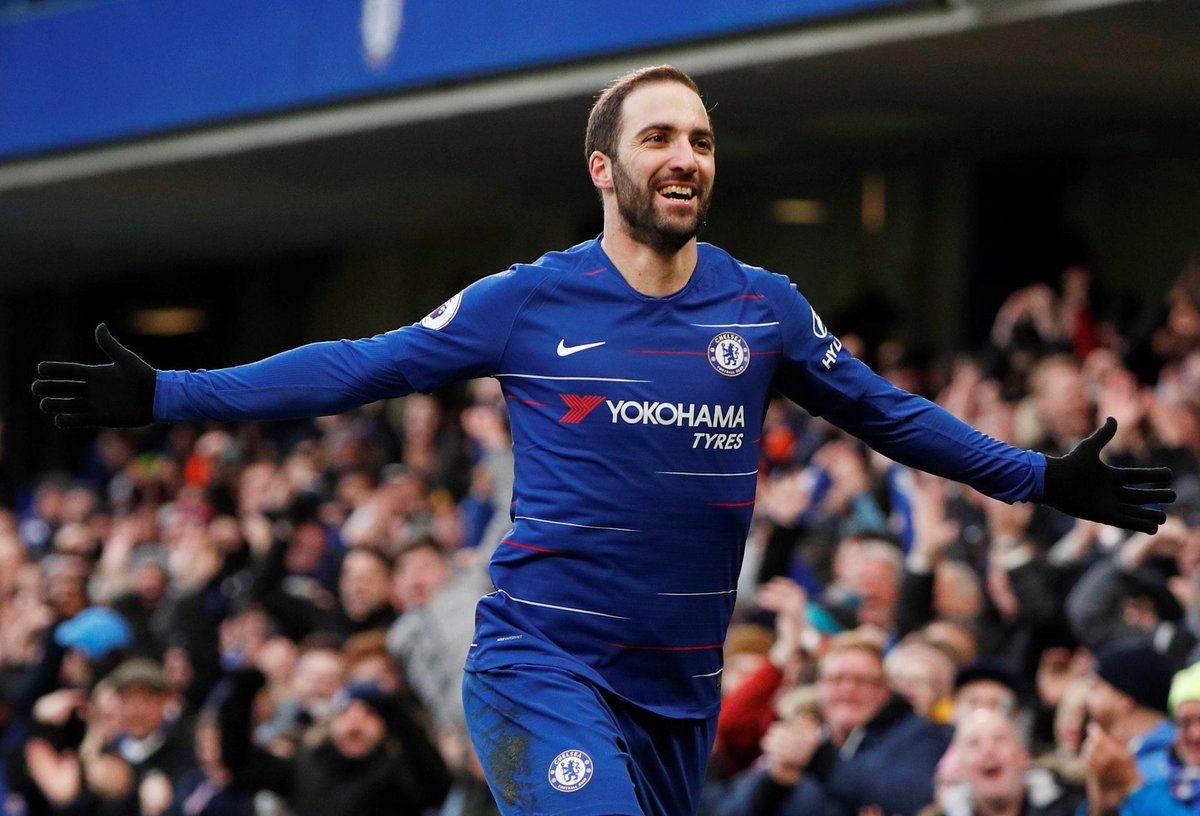 chelsea, chelsea 5-0 huddersfiled, ngoai hang anh, higuain, morata, the blues