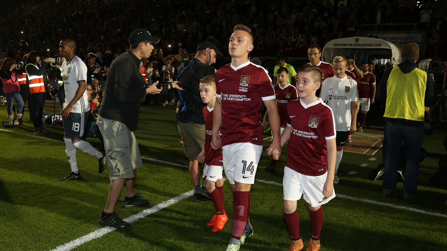 Lý do, cầu thủ dắt tay trẻ em, ý nghĩa, match mascot, player escort, trẻ em, children, FIFA, UNICEF 