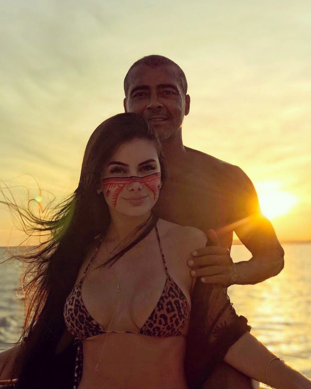 bạn gái Romario,  Ana Karoline Nazario, nữ sinh đại học, romario, brazil, huyền thoại brazil, chân sút brazil, nữ sinh brazil, cựu sao brazil, hẹn hò