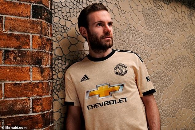 mu, manu, manchester united, mu ra mắt áo đấu mới 2019, mu ra mắt áo đấu, áo đấu sân khác mu, paul pogba, pogba mu, pogba rời mu, manchester united ra mắt áo đấu mới, áo đấu mu 2019/2020