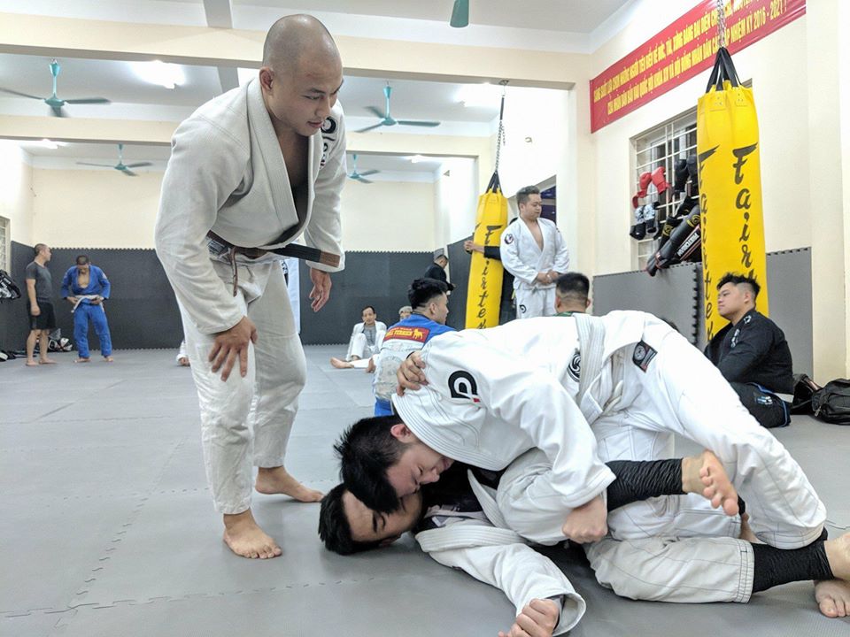 Đây là lần đầu tiên anh dẫn dắt đội đi thi đấu dưới danh nghĩa Coach Team. 