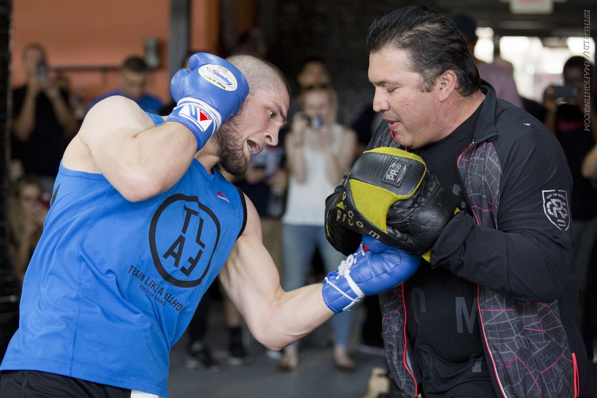 chấn thương MMA, AKA, Khabib, Javier Mendez, 
