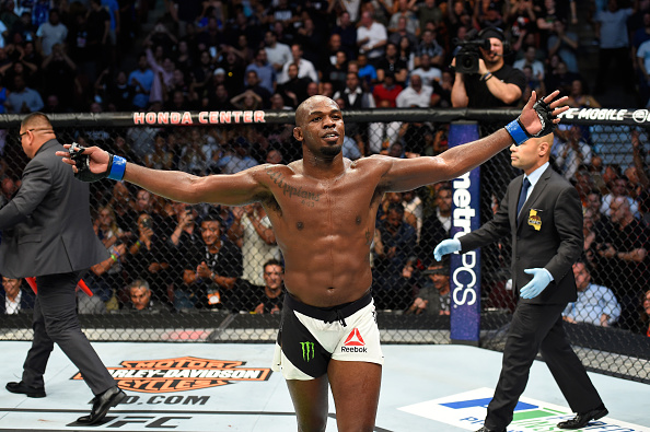jon jones không cho daniel cormier tranh đai, ufc 232, jones vs gustafson