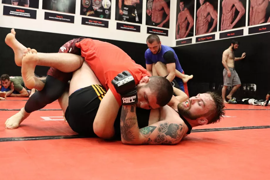 Conor vs Khabib, UFC 229, đồng đội cũ Conor giúp Khabib chuẩn bị cho UFC 229, đồng đội cũ Conor