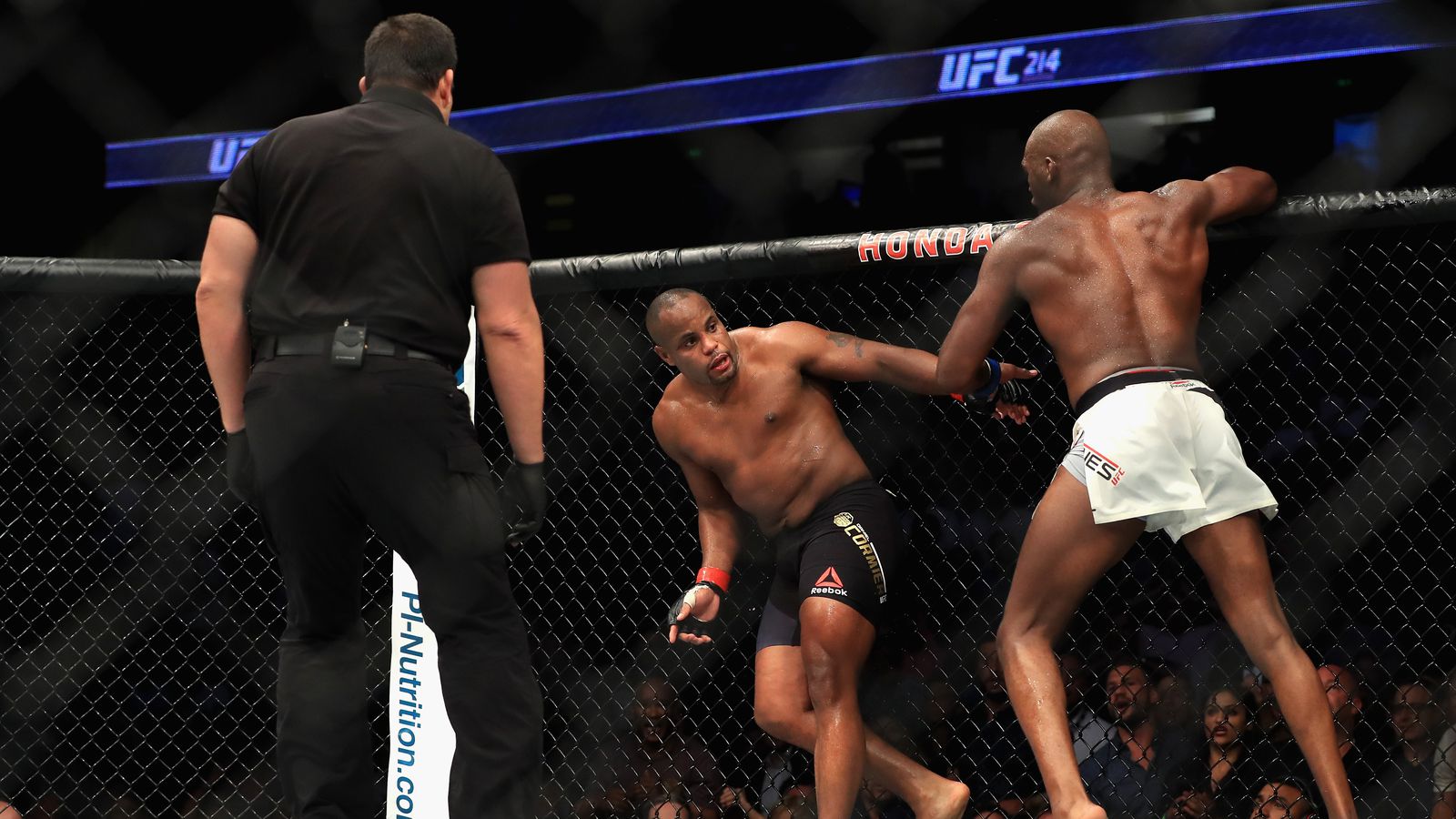 daniel cormier thừa nhận muốn đánh bại jon jones, daniel cormier jon jones, dc vs jon jones,
