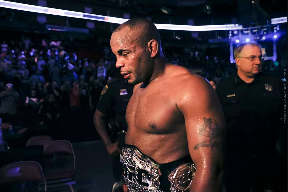 daniel cormier thừa nhận muốn đánh bại jon jones, daniel cormier jon jones, dc vs jon jones,