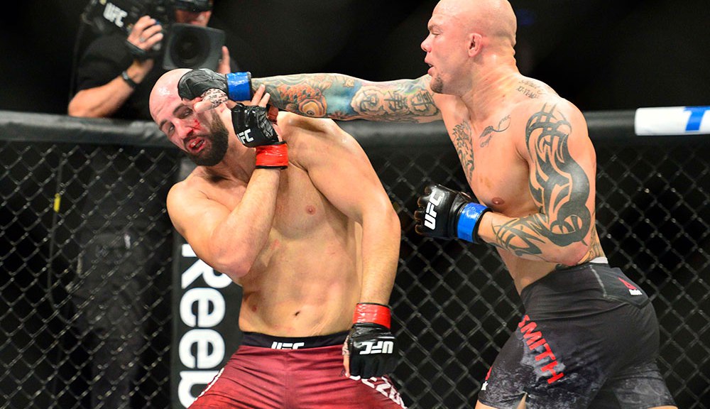 tam-bo-qua-daniel-cormier-jon-jones-ngo-y-ve-tran-dau-voi-anthony-smith