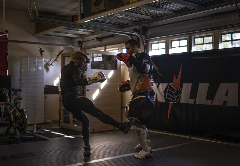 ufc, mma, tj dillashaw, cắt cân, ufc on espn 1
