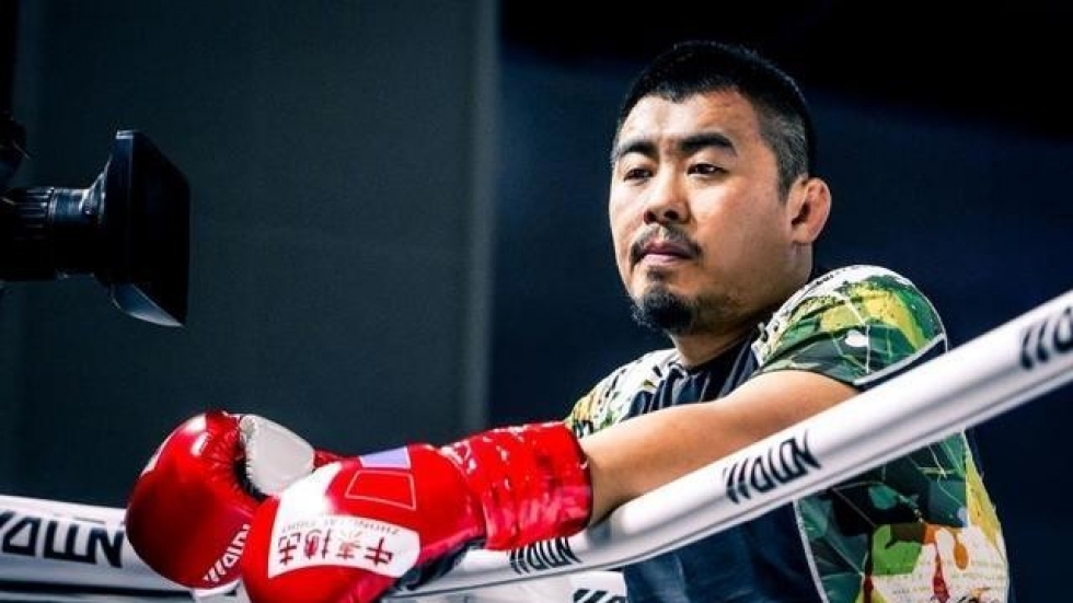 từ hiểu đông, vô địch kickboxing, 