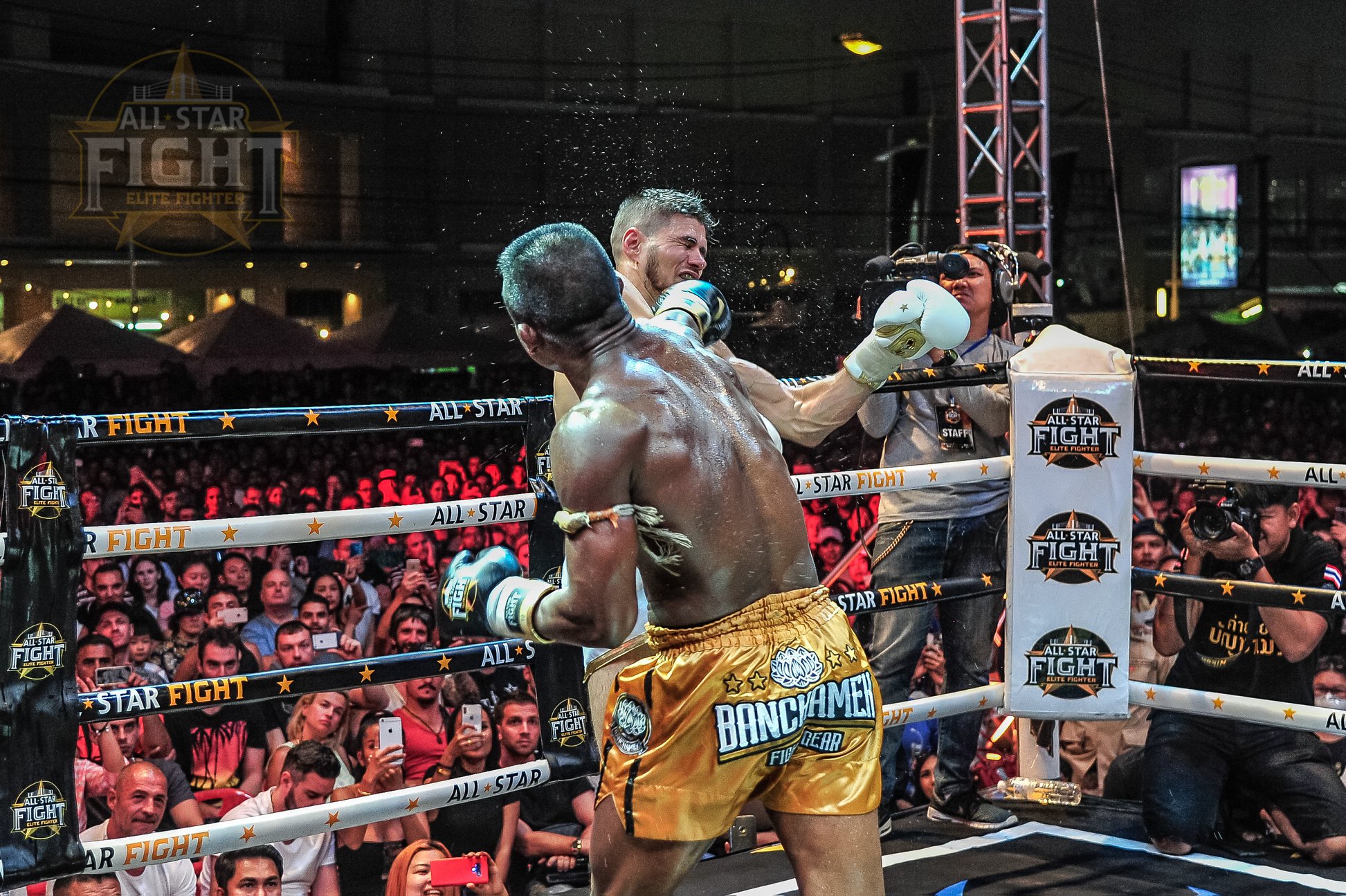 muay thái, buakaw banchamek, thánh muay buakaw,