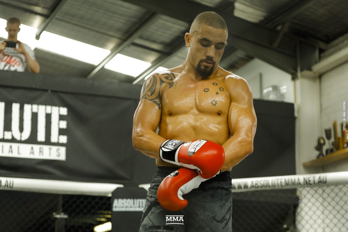 ufc, ufc 234, rober whittaker, kelvin gastelum, robert whittaker chấn thương,