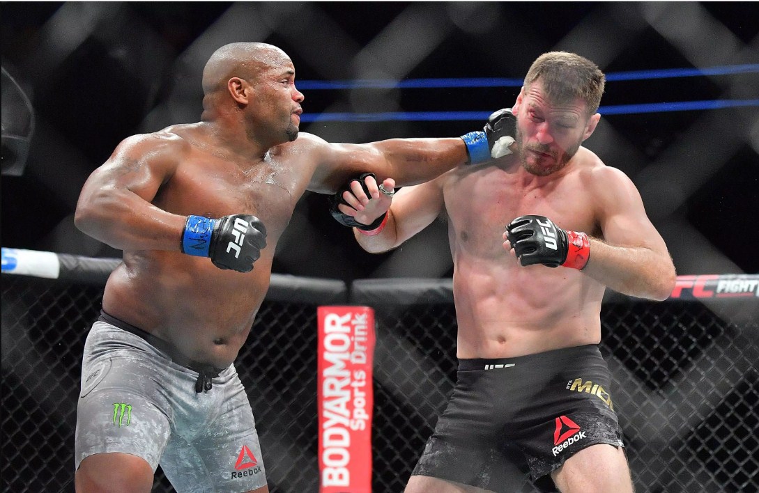 daniel cormier, stipe miocic, daniel cormier giải nghệ, 