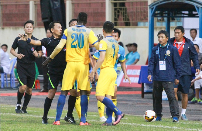 omar, vff, thanh hoa, omar bi cam 8 tran, thanh hoa omar, khanh hoa, vleague