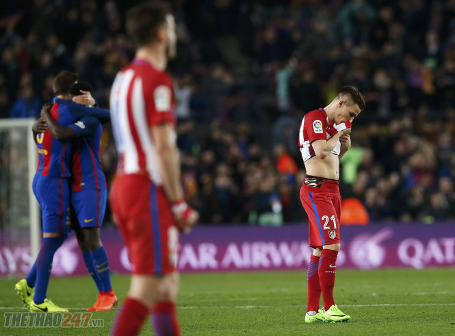 barca 1-1 atletico, ket qua barca 1-1 atletico, barca vao chung ket, suarez the do, barca the do, cup nha vua