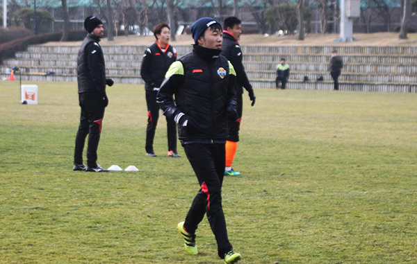 xuan truong, gangwon, kleague, hlv choi yun-kyum, han quoc, xuan truong gangwon