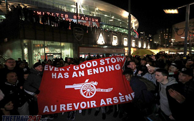 cúp c1, hlv wenger, biểu tình hlv wenger, cđv arsenal, cđv muốn sa thải hlv wenger, arsenal 1-5 bayern